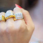 Can you wear platinum and yellow gold together